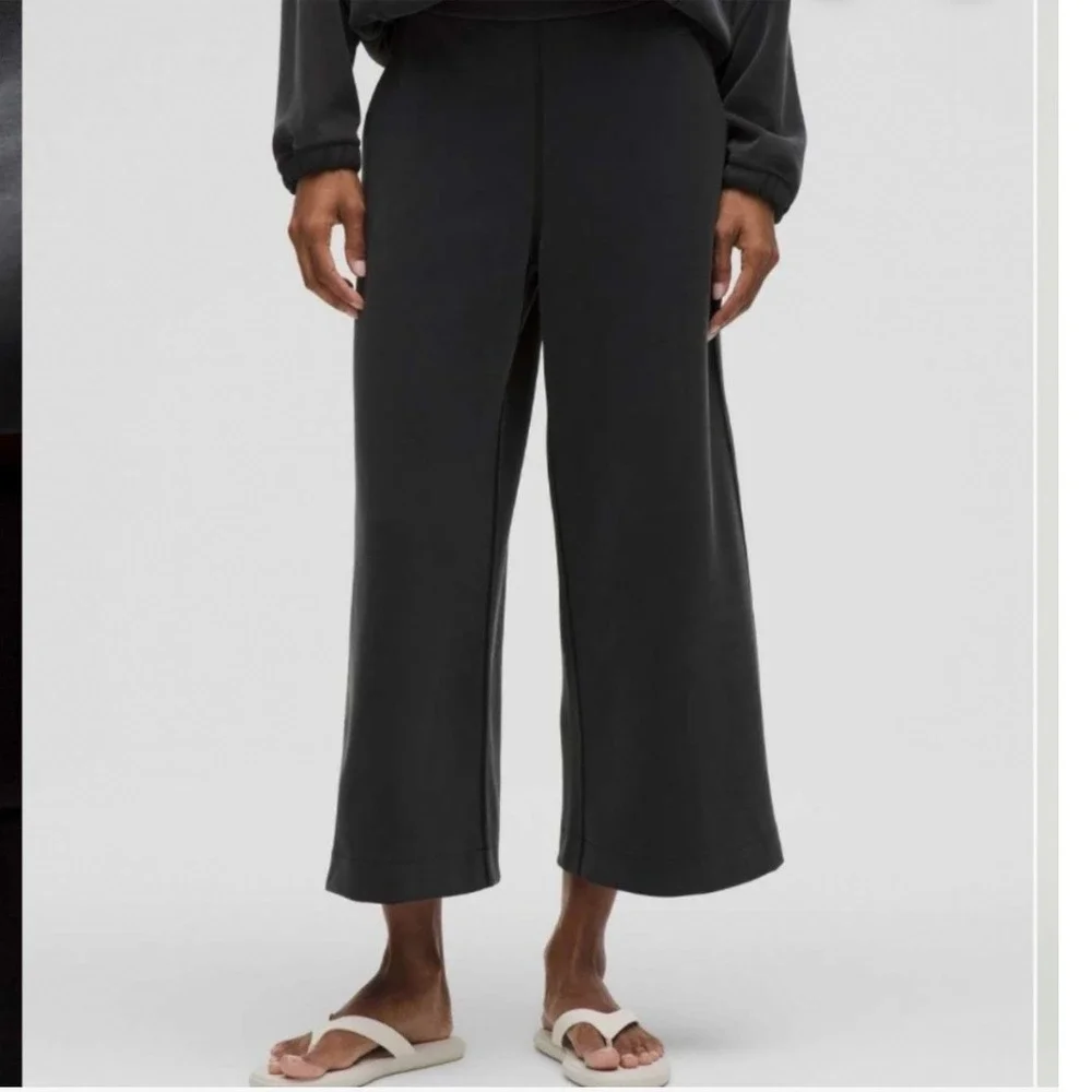 Lululemon‎ Softstream Cropped Wide Leg Pants sz S/P